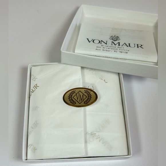 New Alex and Ani Pink Rose Crystal Gold Tone Love October Bangle Swarovski - Picture 5 of 5